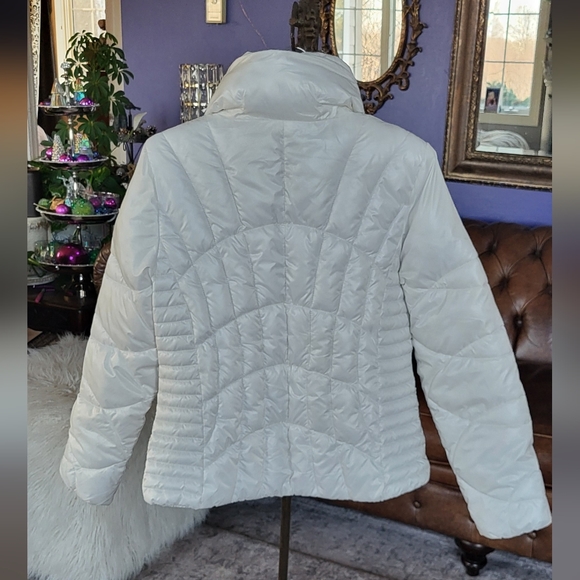 Guess White Down Puffer Jacket Medium - Picture 2 of 8